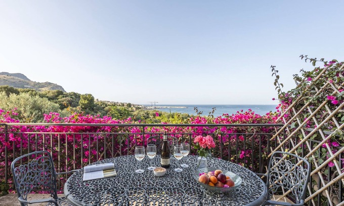 Porticello Apartment | Cicladi Santorini by Interhome