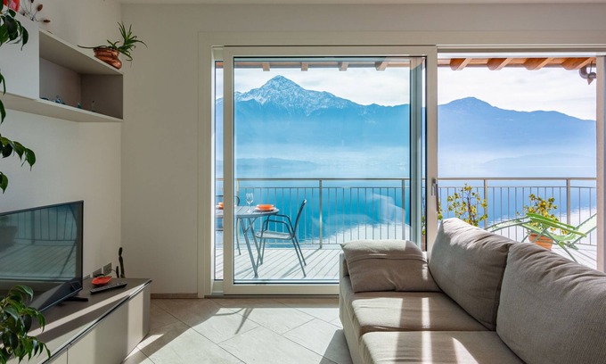 Aurogna Apartment | Ciclamino (GLA127) by Interhome