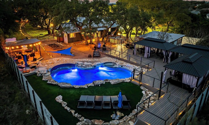 Dripping Springs House | Cielo Estate: Pool+Hot Tub ~Sports Courts~ 3 Acres