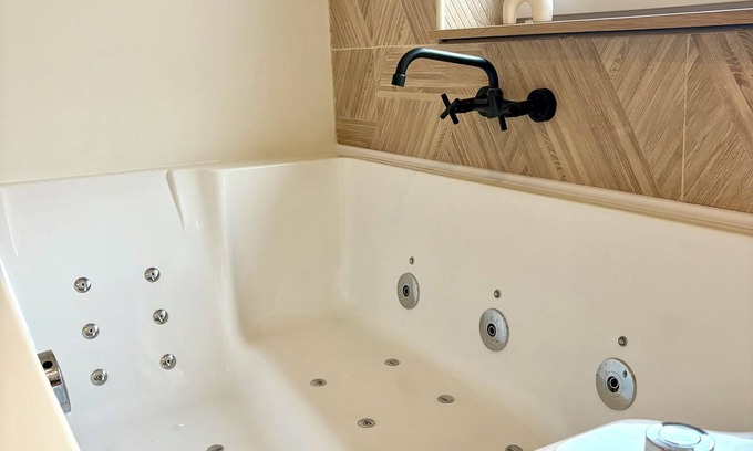 Montfrin Apartment | CINEMA Lune
