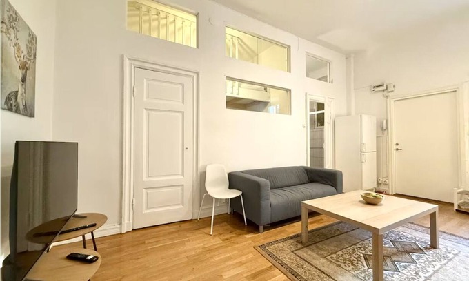 Centrum Apartment | City Center 2BR Apt - Perfect for Workers & family