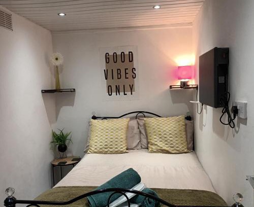 Roundhay Apartment | City Hideaway in Leeds