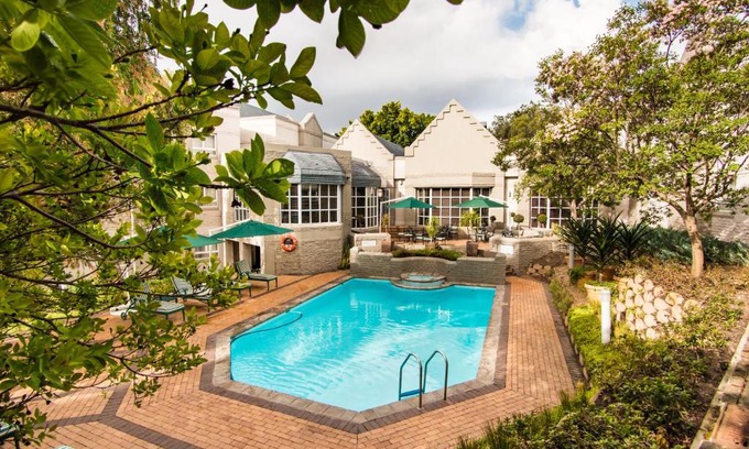 Mowbray Hotel | City Lodge Hotel Pinelands