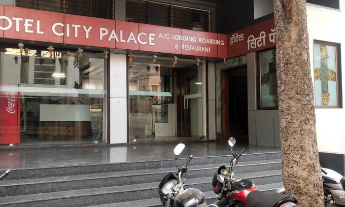 Nashik Hotel | City Palace Hotel होटल सिटी पैलेस