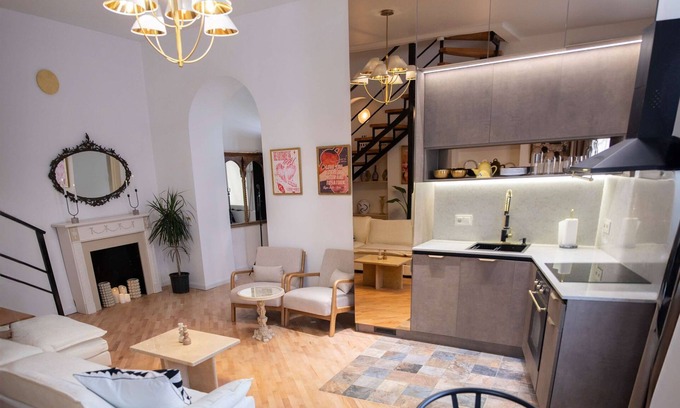 Tbilisi City Centre Apartment | City Soul - Charming 2-bedroom apartment in Tbilisi Old Town