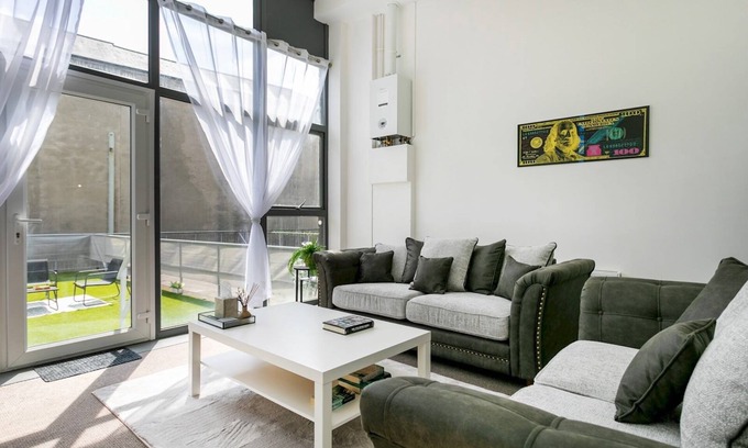 Nottingham City Centre Apartment | City Stay 3 Ensuites SunTerrace Free Parking | Pass the Keys