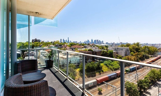 South Yarra Apartment | City View Chic in South Yarra with Parking