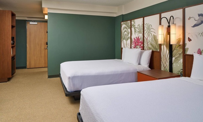 Ala Moana Hotel | City View Two Queens, Garden Views, Pool Relaxation, Near Ala Moana Beach Park