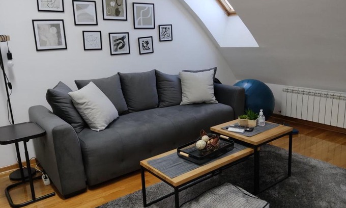 Novi Beograd Apartment | City011