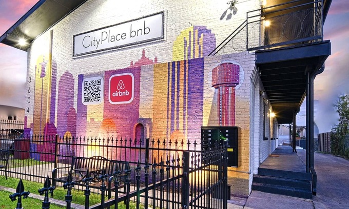 Bryan Place Apartment | CityPlace bnb- King Apt Prime Location w Dog Park