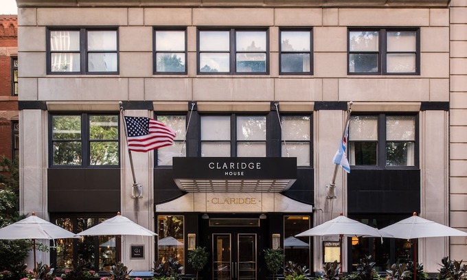 Gold Coast Hotel | Claridge House