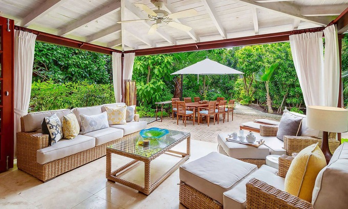 Gibbs Bay Villa | Claridges 10 Luxury villa