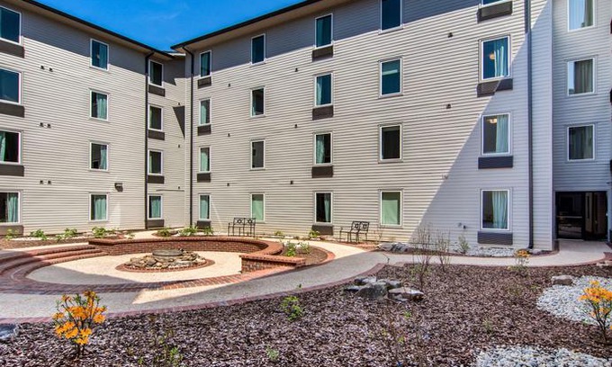Castleberry Hill Hotel | Clarion Inn & Suites Atlanta Downtown