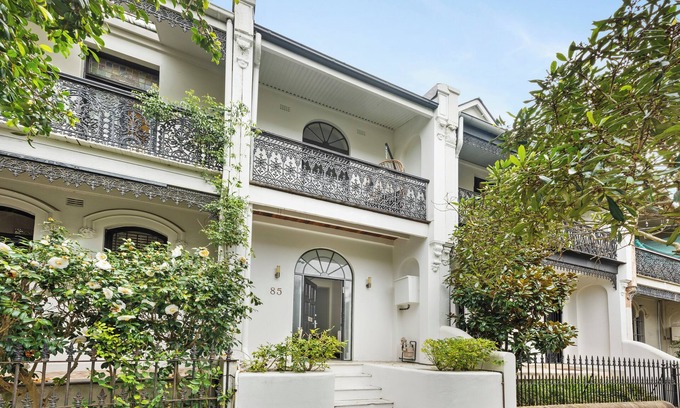 Paddington House | Classic 3BR terrace over 3 levels, great location w/parking, pets allowed