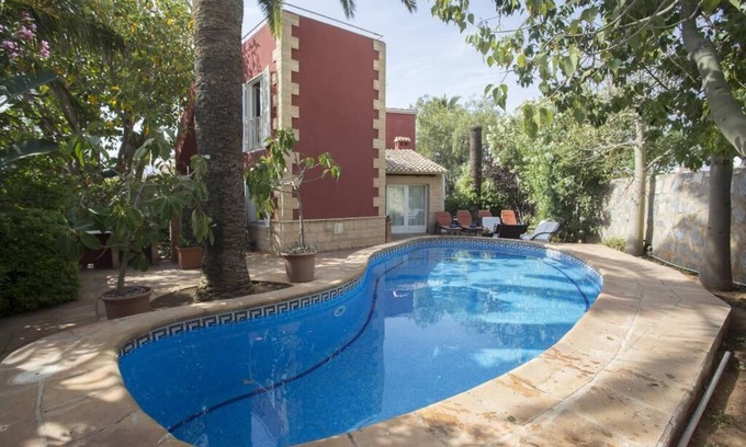 Denia Villa | Classic and comfortable villa with private pool in Denia, on the Costa Blanca, Spain for 6 persons
