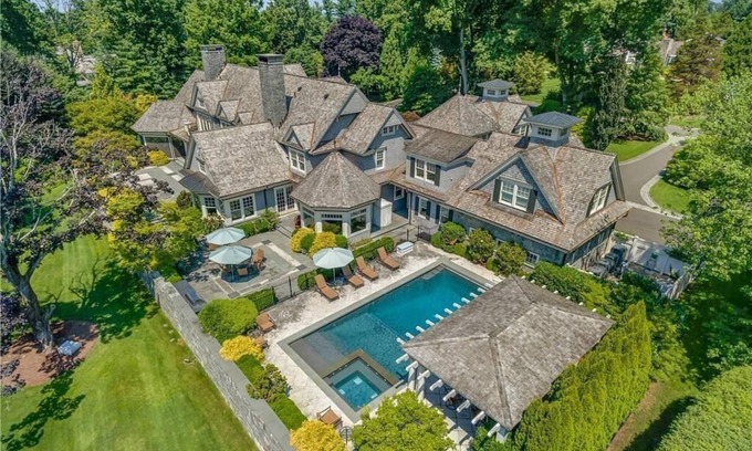 Westport House | Classic New England Masterpiece in the Heart of Westport