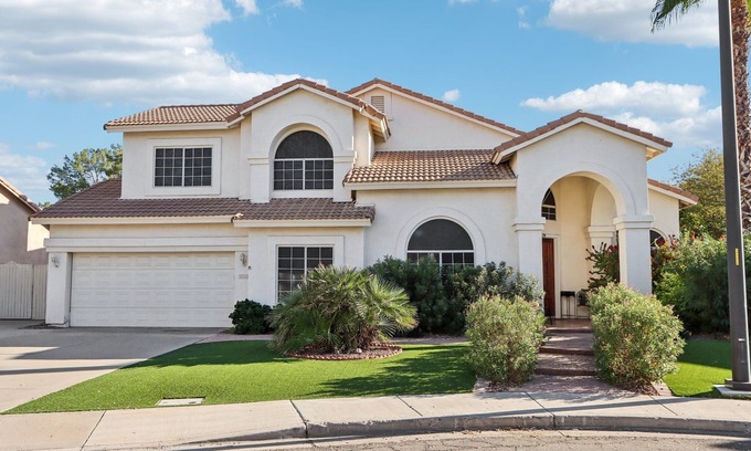 Val Vista Lakes Apartment | Classy Guest Suite With Spiral Staircase in Gorgeous Lake Community