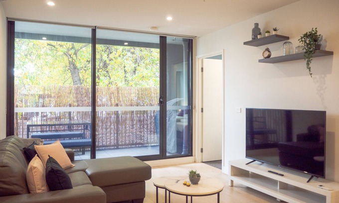 Brighton House | Classy & Spacious 2 Bedroom, 2 Bathroom (En Suite)