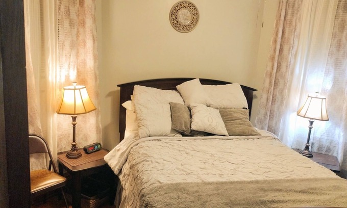 Greater Grand Crossing Condo | Clean Comfy Space for Traveling Professionals