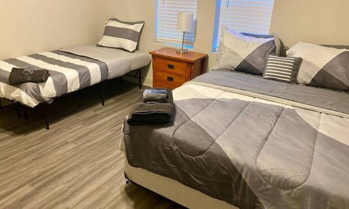 Heart of Lubbock House | Clean & Cozy 3 Bedroom/2 Bathroom Brick house Near TTU & UMC