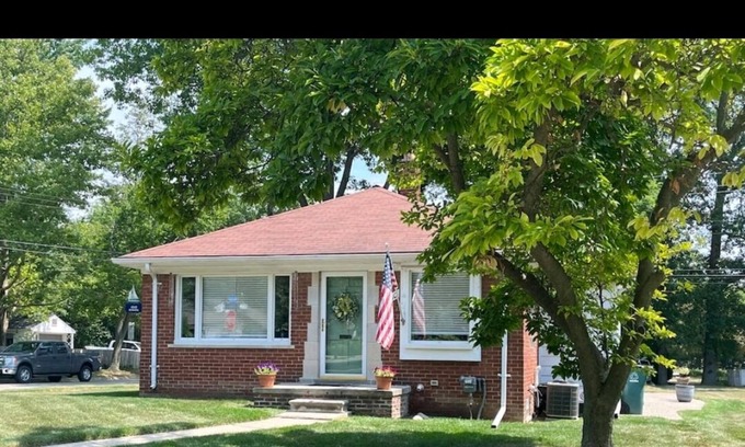 Berkley House | Clean fresh and very safe near downtown Berkley