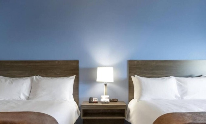 Marion Hotel | Clean Room w/Kitchenette + Recliner for Extended Comfort Near Historic Marion