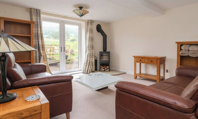 Bewerley Cottage | CLIFFE HOUSE COTTAGE, pet friendly, with open fire in Pateley Bridge