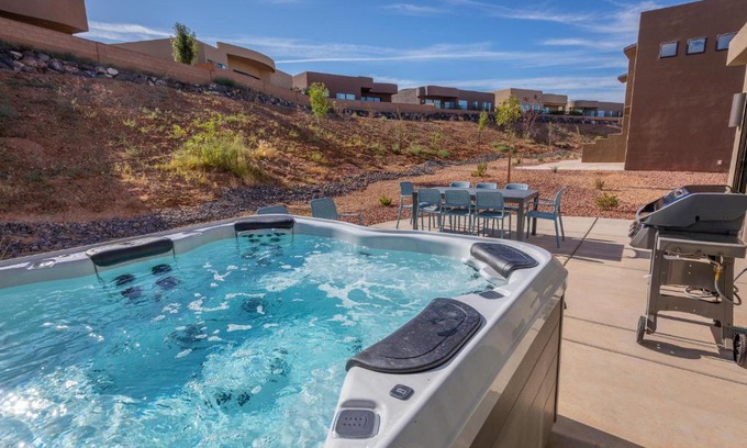 St. George Villa | Cliffside Retreat