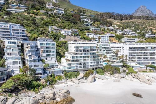 Clifton Apartment | Clifton Beachfront Bliss Spacious 3BR Retreat