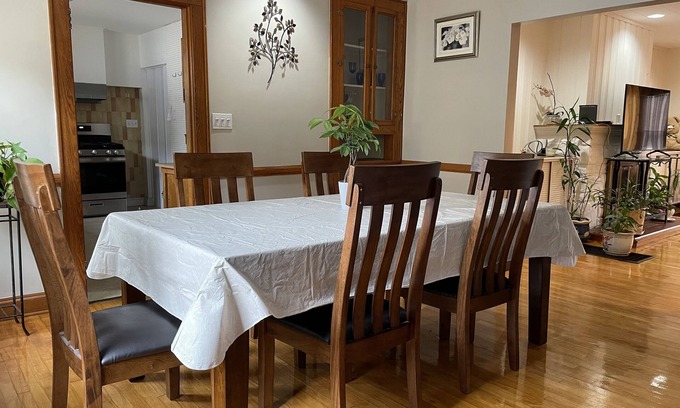 South Burlington House | Close to BTV international Airport and 5mins to UVM college