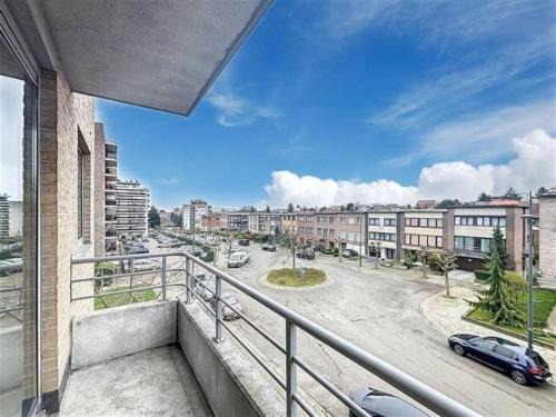 Evere Apartment | Close to NATO Bus Tram calm location parking extra onsite disc parking