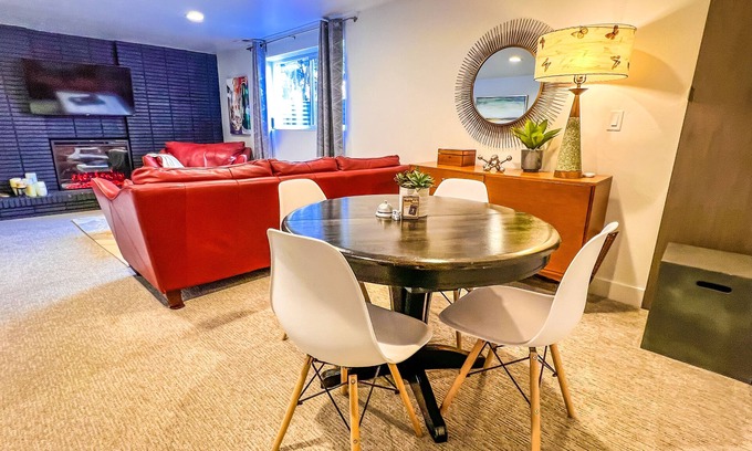 Mount Olympus House | Close to ski resorts retreat w/Blazing Fast WiFi!