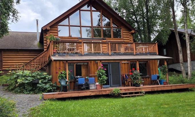 Soldotna House | Close to Soldotna, large home on the Kenai River. Sleeps 15, 7 bedrooms, 6 bath