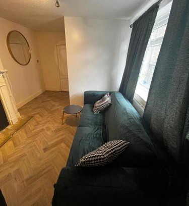 Grimsby Apartment | close to stadium and the beach 2 bed groundfloor,sky Netflix