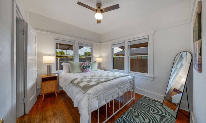 Feldman's House | Close to UofA/Porch/1 BR 1 BA /Stylish & Cozy