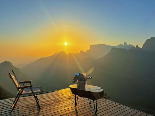 Yongding House | Cloudspire Haven-Cliffside Coffee-Beautiful Sunrise