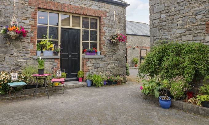 County Laois House | COACH HOUSE, family friendly in Borris-In-Ossory, County Laois