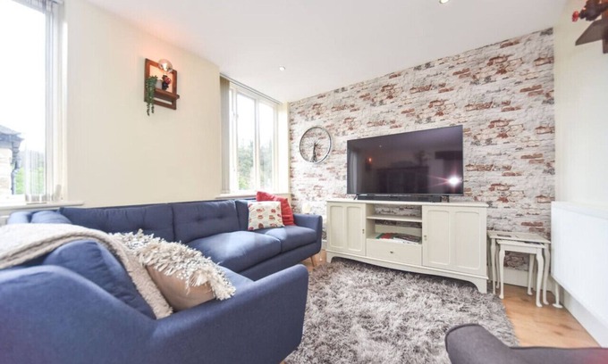 Matlock Bath Cottage | Coach House Mews, sleeps 6! Contemporary property in the popular Matlock Bath