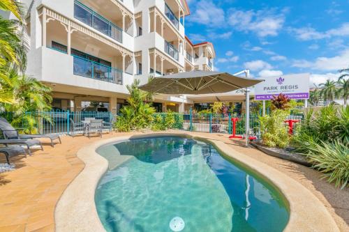 South Townsville Apartment | Coastal Breeze Apartment - Steps Away from City Stadium & Ferry