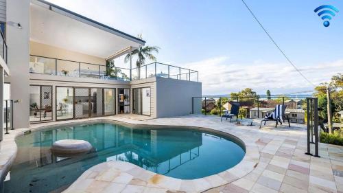 Corlette House | Coastal Breezes