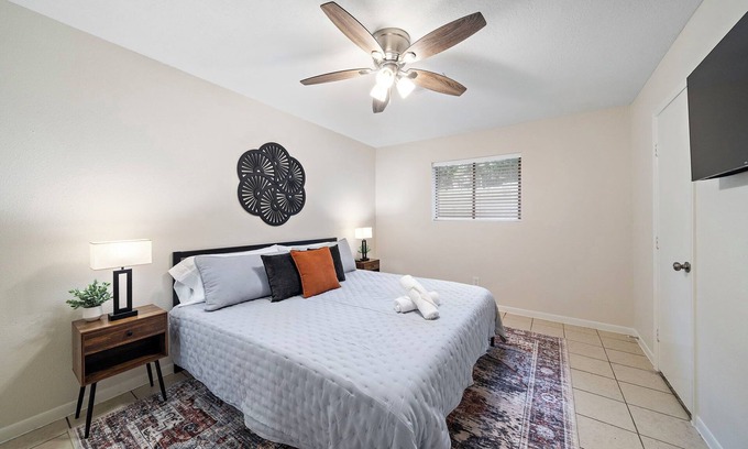 El Lago House | Coastal Seabrook Retreat near Kemah & NASA