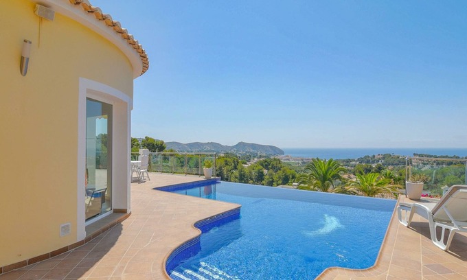 Benimeit Villa | Coastal Villa with Pool