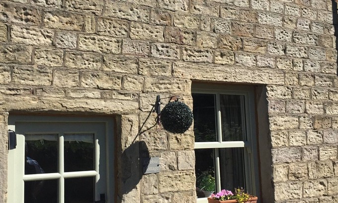 Barnoldswick Cottage | Cobble Cottage, 1 Cottage, Barnoldswick, Nr Skipton, Yorkshire, England
