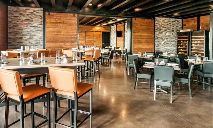 Neenah Hotel | Cobblestone Hotel & Suites - Appleton International Airport