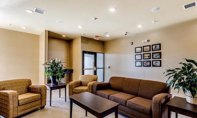 Waverly Hotel | Cobblestone Inn and Suites Waverly