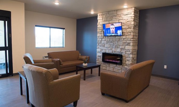 Forest City Hotel | Cobblestone Inn & Suites - Forest City