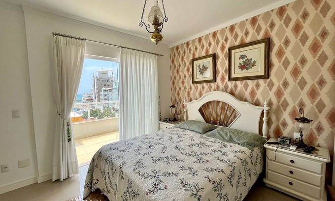 Bombas Apartment | Cobertura Aconchegante com Vista Para o mar