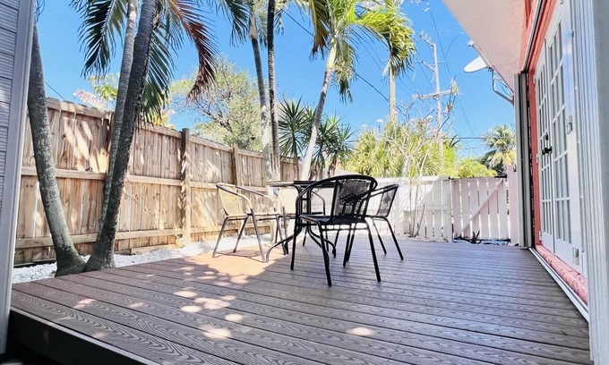 Poinsettia Heights Apartment | Coco Bay Condos