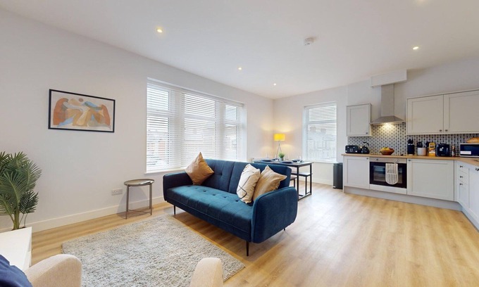 Cathays Apartment | Cohost Partners Charming 1BR Flat Cardiff Bay