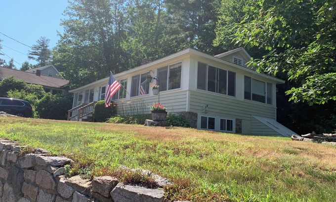 Ogunquit House | 'Cois Farraige' (irish translation 'by the sea')